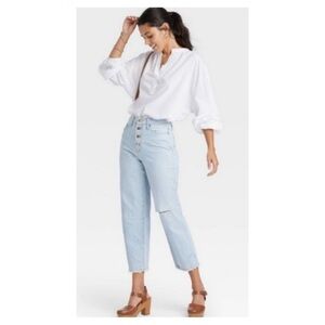 NWT Universal Thread curvy stretchy vintage straight light wash button fly